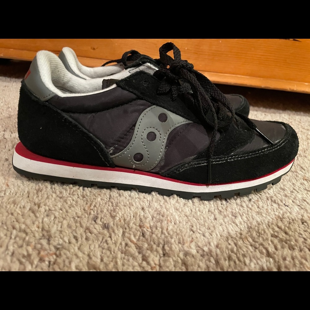 Athletic shoes